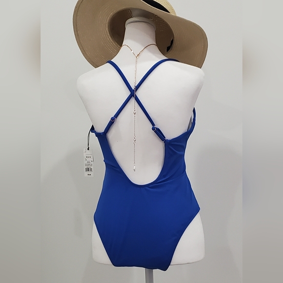 Sold NWT Shade & Shore Swimsuit - Picture 4 of 9